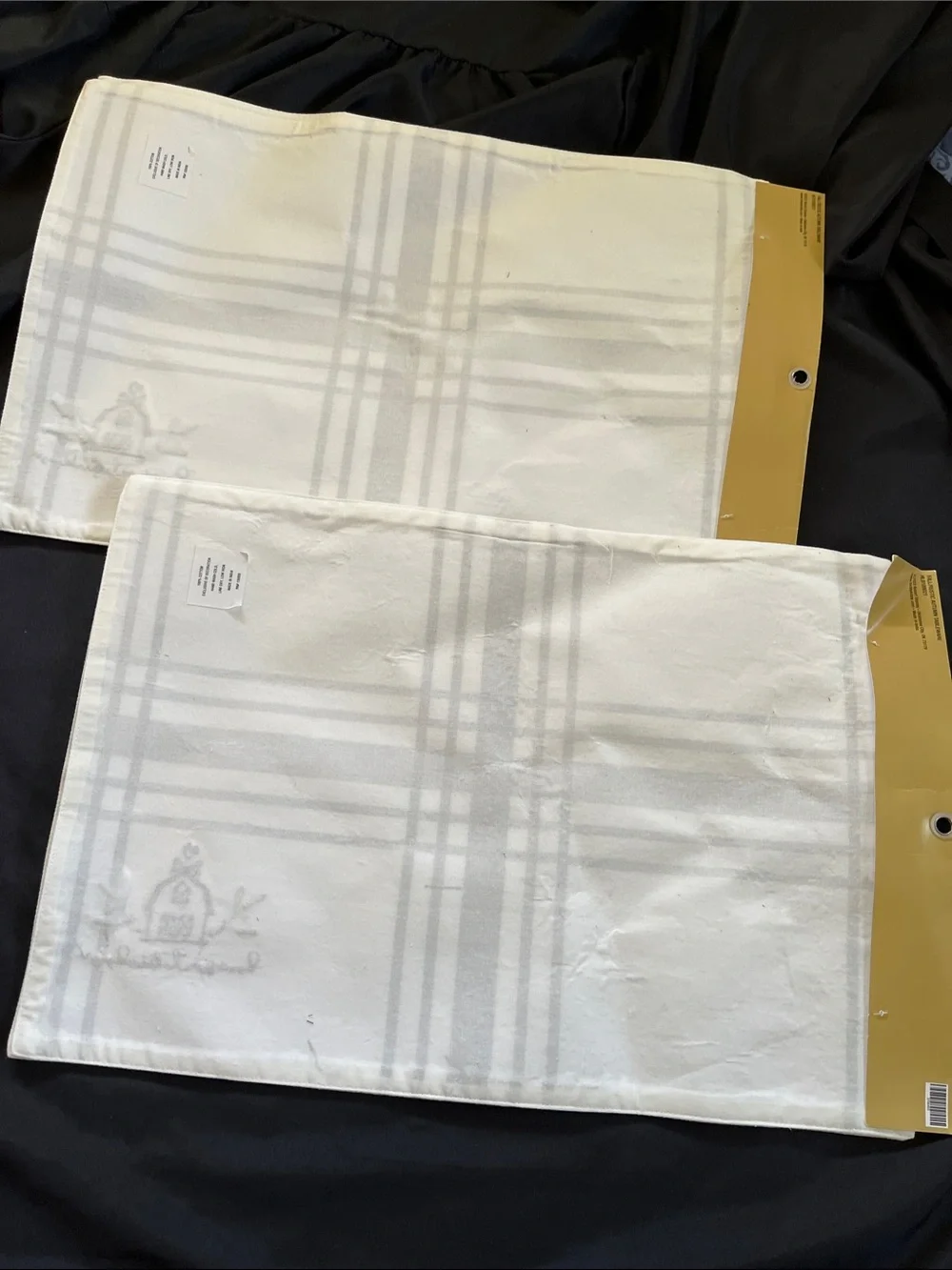 Robert Stanley HOME SWEET FARMHOUSE Placemats Set Of 4 NWT Barn Farm White/Black
